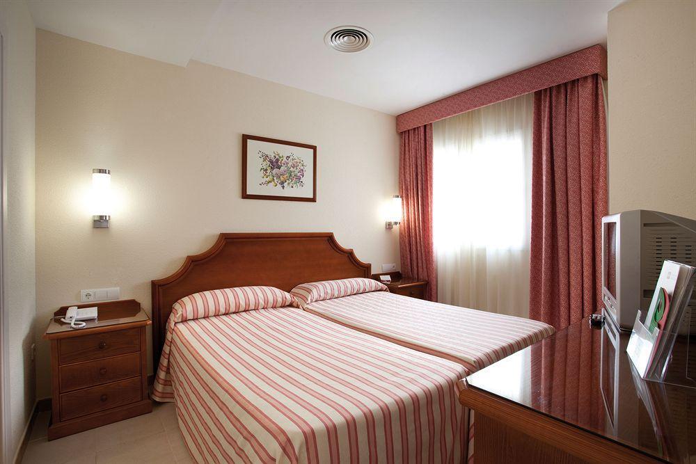 Hotel Clubhotel Riu Costa Del Sol 4*